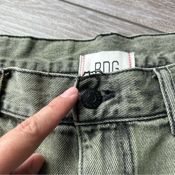 BDG High-Waisted Disdressed Cowboy  Cut Off Jeans - Picture 11 of 13